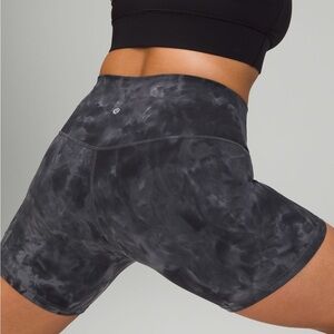 Lululemon size 6 align short, 6” inseam in color “Diamond Dye Pitch Grey”